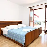 Apartman With Parking Space Lumbarda, Korcula - 4418 *